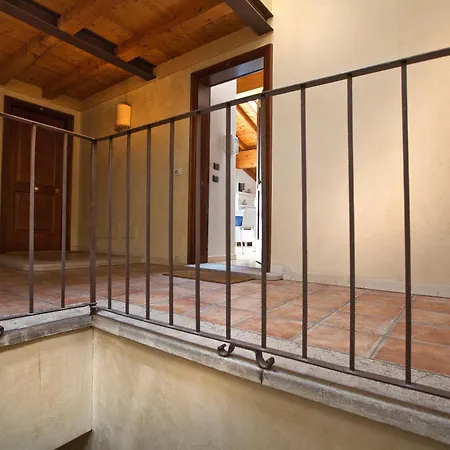 La Colombina Apartment *
